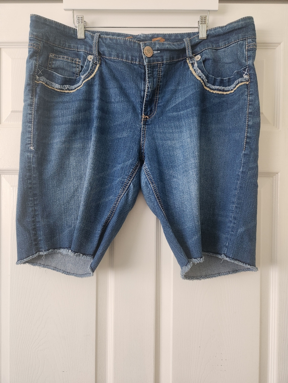 Seven7 Light Blue Distressed Denim Shorts - Women's 20